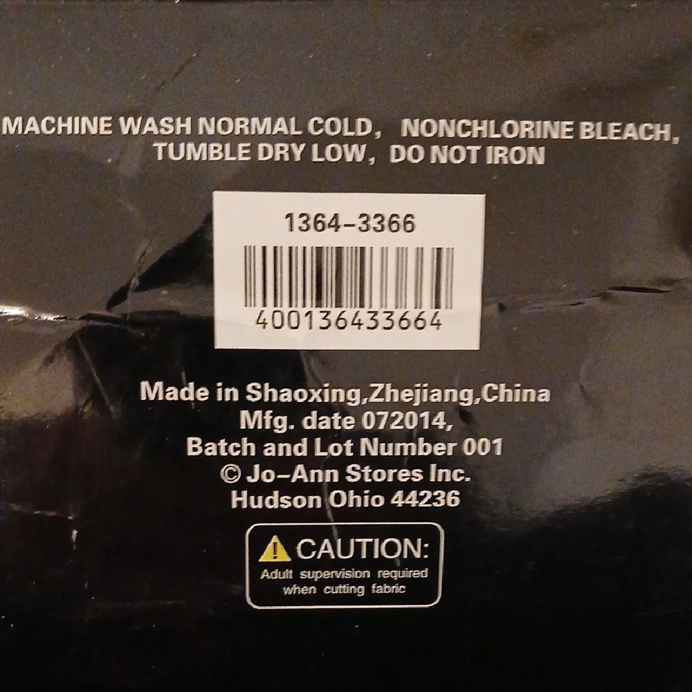 No Sew Fleece Throw with Snowflake Pattern